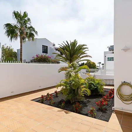 Lovely 3-bed In Puerto Del Carmen Villa Puerto del Carmen (Lanzarote)