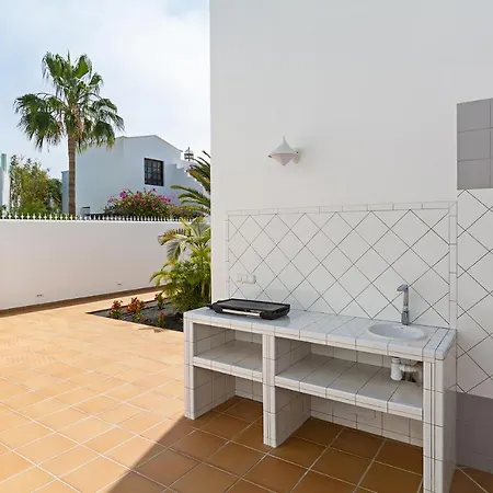 Lovely 3-bed In Puerto Del Carmen Puerto del Carmen (Lanzarote)